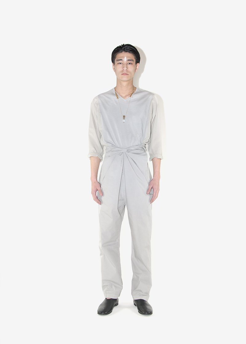 22. Rolled-up sleeved pullover and wrapped pantsMade from organic cotton broad cloth fabric. Constructed with a minimal composition of planes.