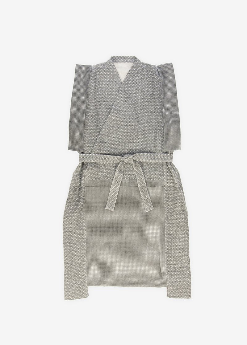 27. Edo-komon kimono dressThe fabric is produced by a historic textile manufacturer in Oumi-koto, an area known for its hempen cloth textiles.