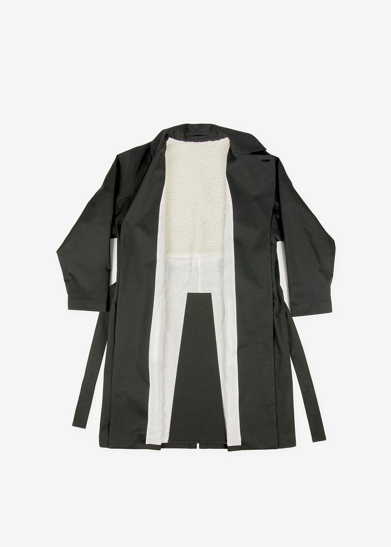 32. Twill-weave organic cotton trench coatPure woolen boa and linen cloth lining.