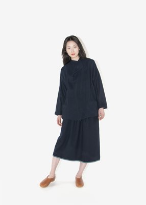 48. Herbal dyed pure woolen coat jacket and skirtMade of 100% pure sheep's light melton. The color comes from a logwood herbal dye. Layered linen lining retains warmth.