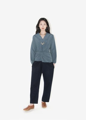 50. Herbal dyed folk linen blouse and woolen wrapped pantsComposed of linen and 100% pure sheep's light melton. The color comes from a logwood herbal dye.