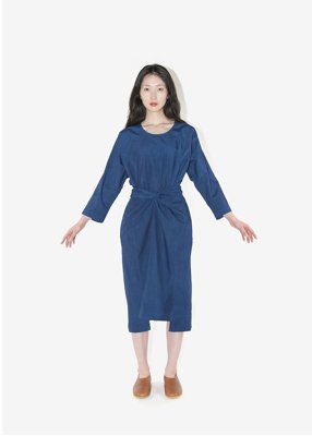 52. Organic cotton wrapped dress - Ryukyu indigoComfortable organic cotton dress. Wearable in various ways. The deep oceanic Ryukyu indigo blue is produced with many application of dye by a skilled dyer.