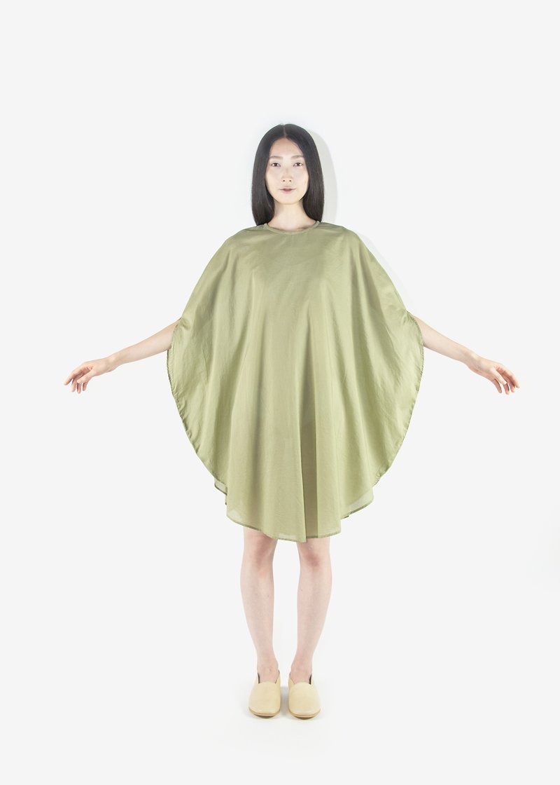 26. Koromo of circles - pomegranate herbal dyeMade with the finest count organic cotton lawn. In pomegranate herbal dyed bright green. Comes in natural, black, beige, lac herbal dyed pink, pomegranate herbal dyed green and Ryukyu indigo.