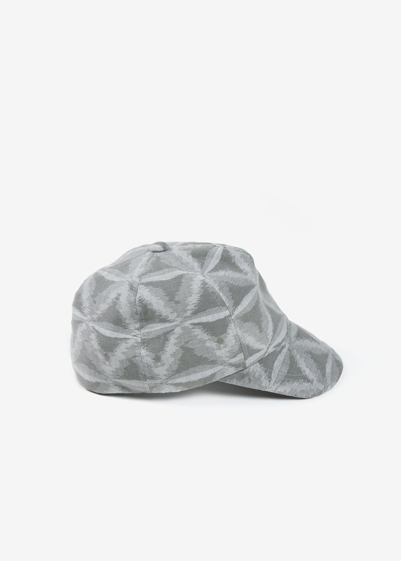 48. Flower of Life Kurume-kasuri hat - grayMade of hand-loomed organic cotton Kurume-kasuri textile with symbolic Flower of Life motif. The kasuri worn by Shotoku Taishi (Prince Shotoku, Asuka period) is housed in the Horyu-ji Temple Homotsukan Museum. It is thought to be the oldest kasuri in Japan dating from around the sixth century, when Buddhism was first introduced to Japan.