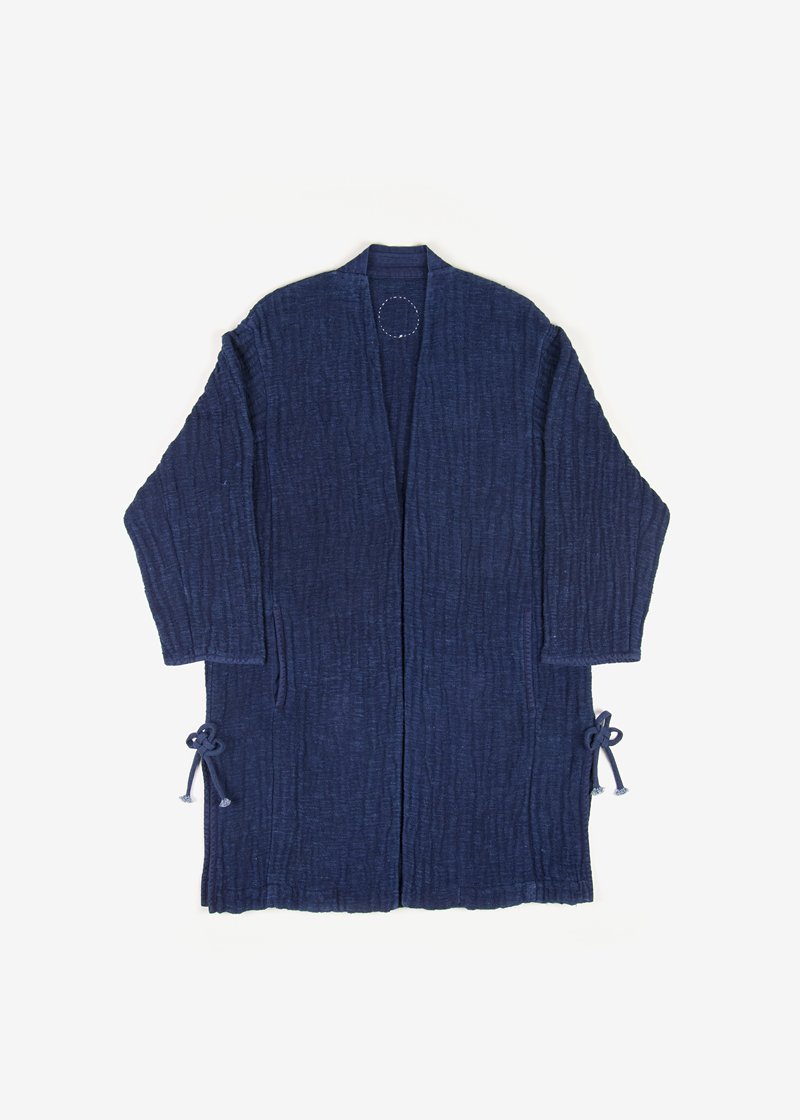62. Hemp work coat - Ryukyu indigoHemp work clothes recalling the texture of antique okuso clothes. Okuso are the waste fibers from the production of asa (hemp) threads. Okuso were used in times when cotton was precious, especially in northern regions such as Tohoku.