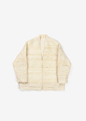 02. Koromo of Kudzu-fu | Haori jacketThe fabric is the natural color of kudzu plants. Lined with organic cotton lawn. Kudzu fabric from the Enshu region (now Shizuoka Prefecture) has a characteristic shine.