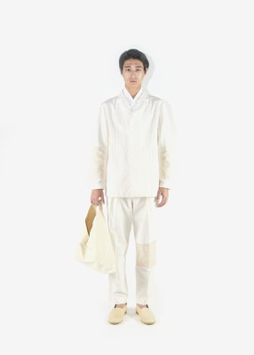 15. Hemp work jacket and slacks, Shironameshi tsunobukuro-totebag, Shironameshi shoesHand-woven hemp fabric patchwork and sashiko hand-embroidery on the elbows and the knees.