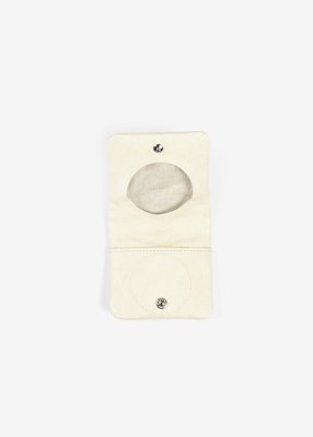 18. Shironameshi coincaseAfter prolonged exposure to sunlight, the white leather is ready. It features a natural whiteness and a strength unlike any other leather.