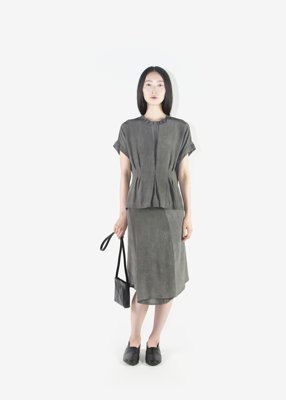 35. Koromo of silk - Sumiguro | bouse and wrapped skirtCollection of silk. Made with 100% silk shantung. Sumiguro color comes from Japanese sumi-ink.