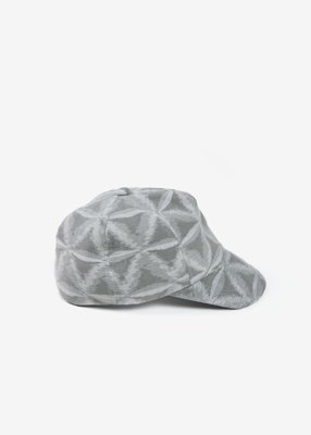 48. Flower of Life Kurume-kasuri hat - grayMade of hand-loomed organic cotton Kurume-kasuri textile with symbolic Flower of Life motif. The kasuri worn by Shotoku Taishi (Prince Shotoku, Asuka period) is housed in the Horyu-ji Temple Homotsukan Museum. It is thought to be the oldest kasuri in Japan dating from around the sixth century, when Buddhism was first introduced to Japan.