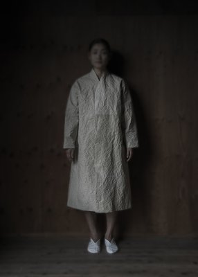 12. Kamikoromo long haori Kamikoromo are paper robes made of handmade washi Japanese paper. This handmade washi is made from the native Tosa kozo tree with traditional methods. Konjac paste is added for strength. With organic cotton lining.