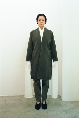 07. Hand-spun cotton haori and Organic cotton wrapped pantsThe cotton used for the collection is hand-spun, producing a soft and plush organic farming cotton fabric.