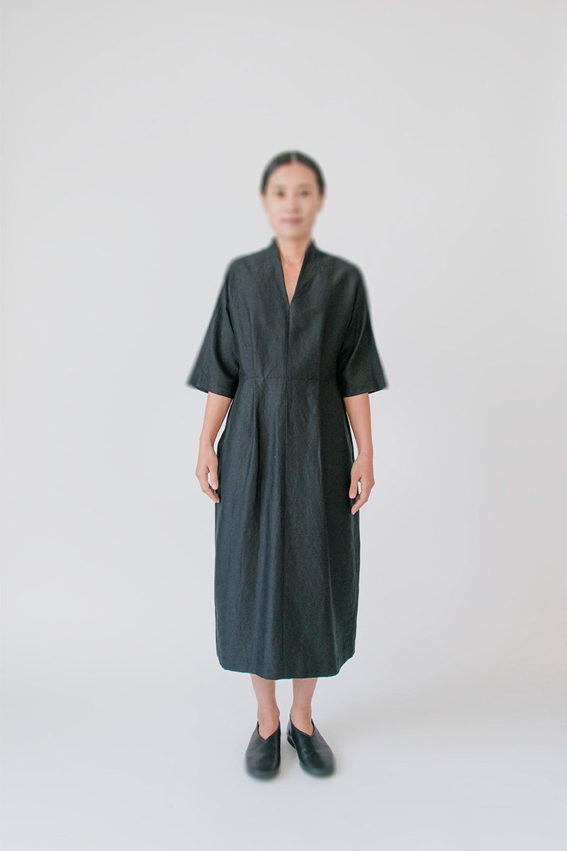 14. Silk-linen dressTwill-weave fabric made from silk for the warp and linen for the woof.