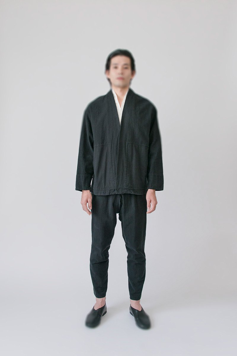 15.Hand-spun cotton haori, Hand-spun cotton monpe pantsThe cotton used for the collection are cultivated with organic farming methods. It was hand-spun, and producing a soft and plush fabric. Woven slowly with a shuttle weaving machine.
