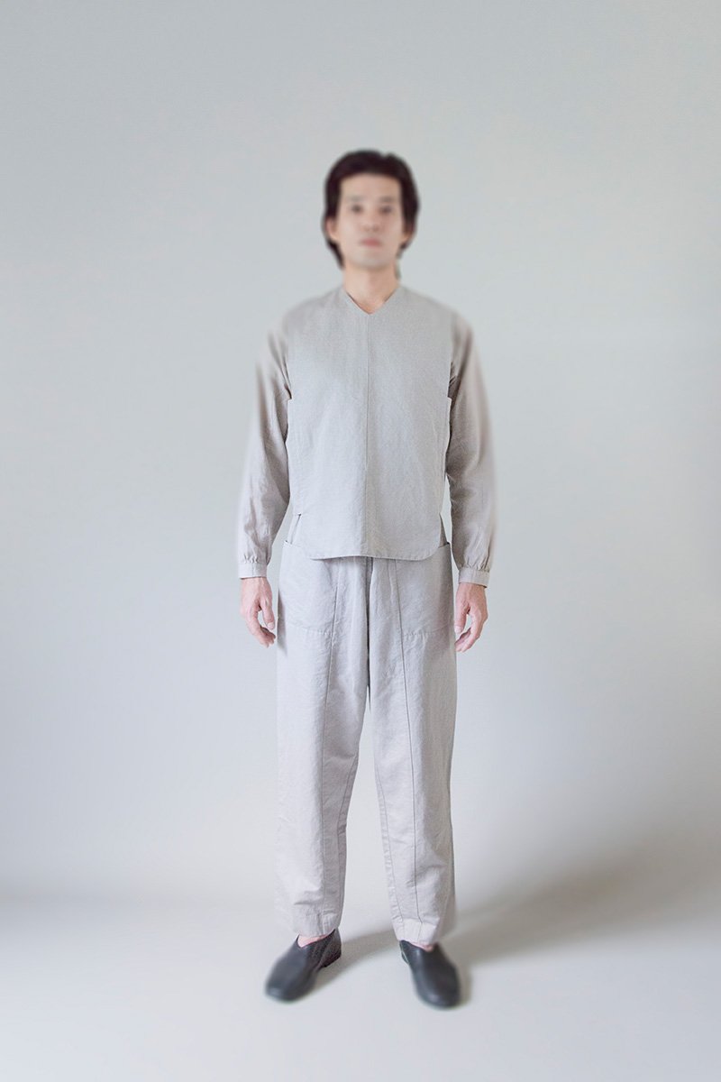 24. Kantoi shirt, Cotton-linen kantoi vest and Cotton-linen pantsShirt made from organic cotton french twill-weave fabric. Vest and pants made from cross woven twill fabric composed of supima cotton and french linen.
