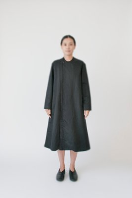 12. Cotton-linen coatMade from cross woven twill fabric composed of supima cotton and french linen. Fine yarns provide natural luster.