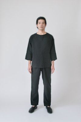 16. Octagonal nubi shirt, Linen wrapped pantsOctagonal nubi collection embroidered with sashiko stitching. Made from fine belgian linen fabric.