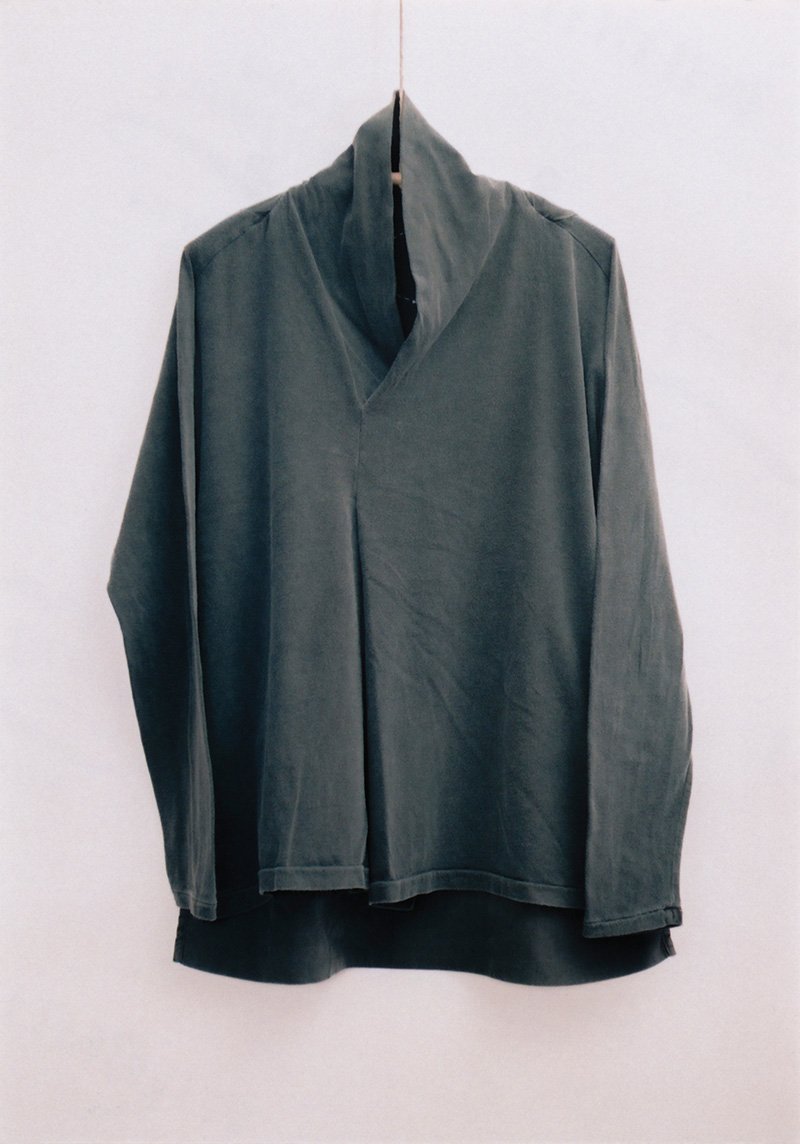 31.Sumi-dyed Organic cotton overlapped collar long sleeves pullover