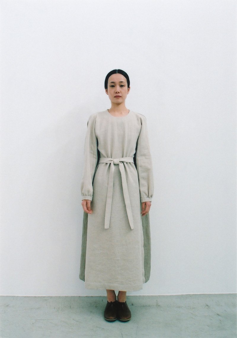 39.Wool and linen back gathered dressFabric is made from mixed spinning of Shetland wool and the linen.