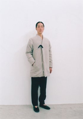 13.Wool and linen down coatThe front cloth is made of wool and linen. Inner cotton is 90% Down, 10% Feather.