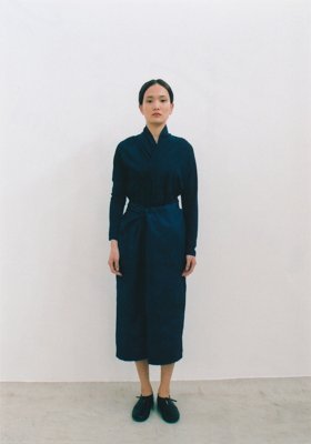 35.Organic cotton overlapped collar wrapped dressMade from organic cotton. Precious Ryukyu indigo grown on Okinawa island.