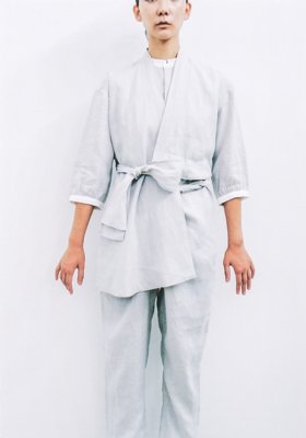 Light linen mandarin collar shirt, Ancient jacket and Wrapped pants