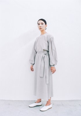 Light linen Striped backless shirt and gathered skirt