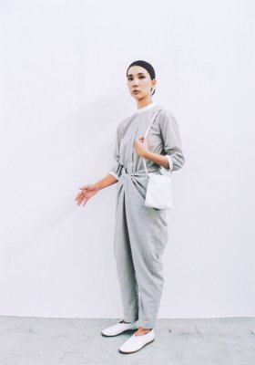 Light linen Striped mandarin collar shirt, Wrapped pants and White leather kinchaku bag