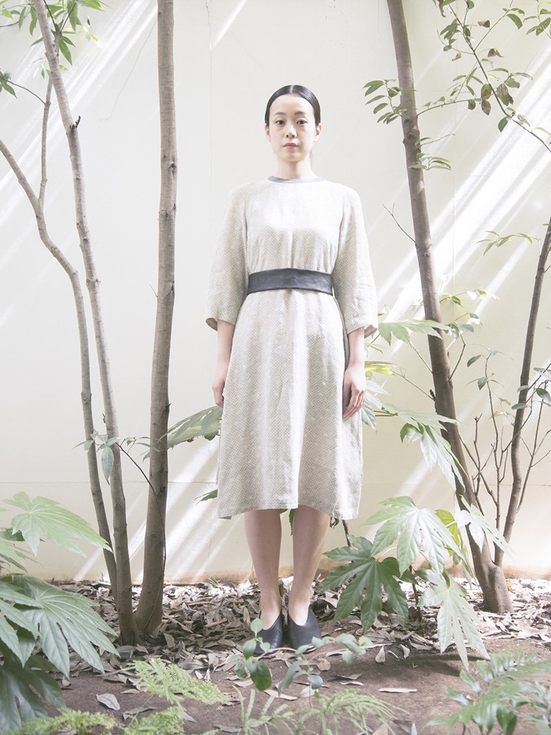 27 Umi-Hagoromo Ryukyu koromo Linen dress, Naturally tanned leather and Linen beltMade from Linen. Print inspired by vintage Okinawan fabric.