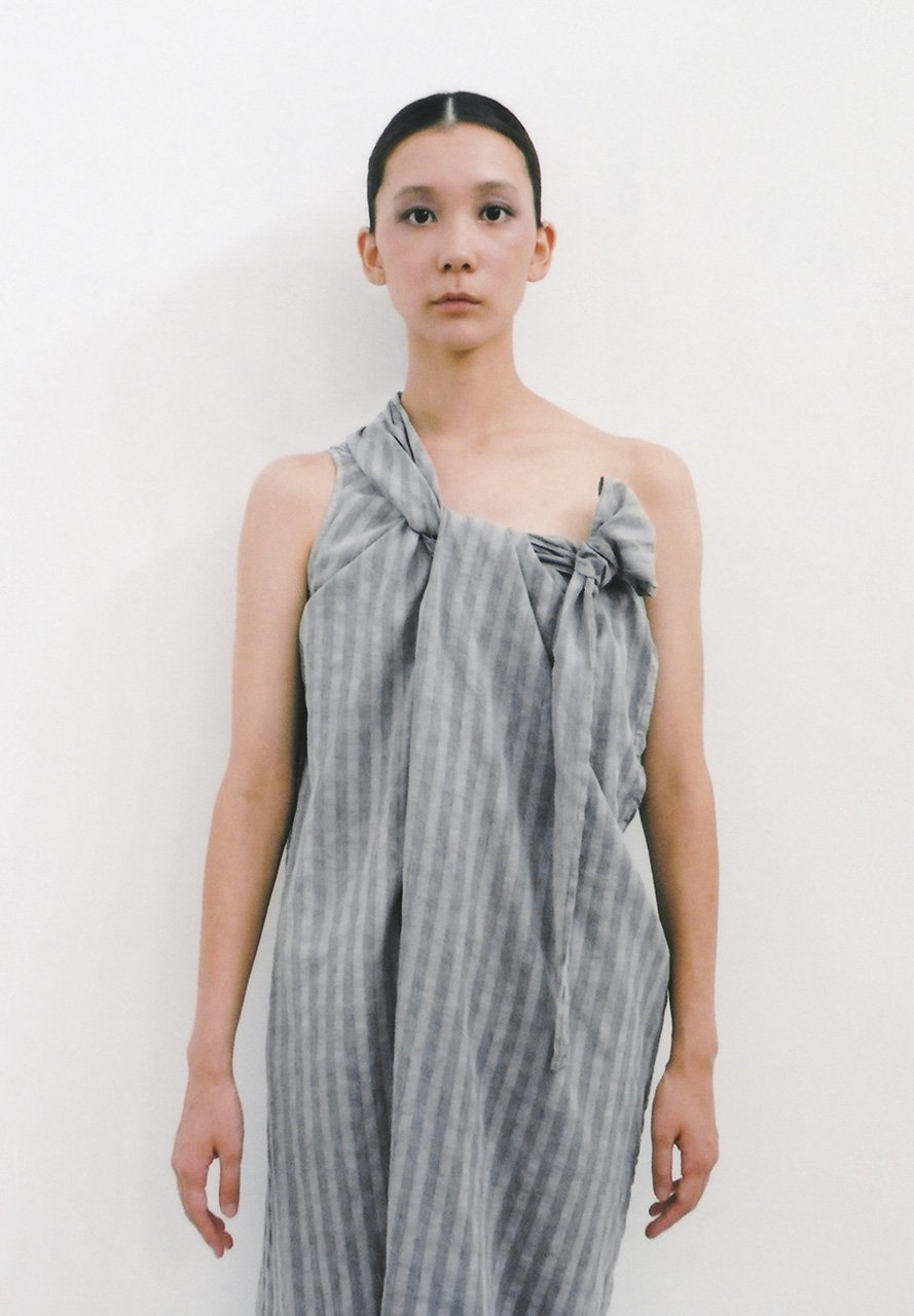 Khadi Nadeshiko woodblock printing sumi-dyed light sumikuro one-shoulder dress