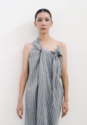 Khadi Nadeshiko woodblock printing sumi-dyed light sumikuro one-shoulder dress