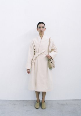 Futaebaori Trench coat, Light leather shoulder bag