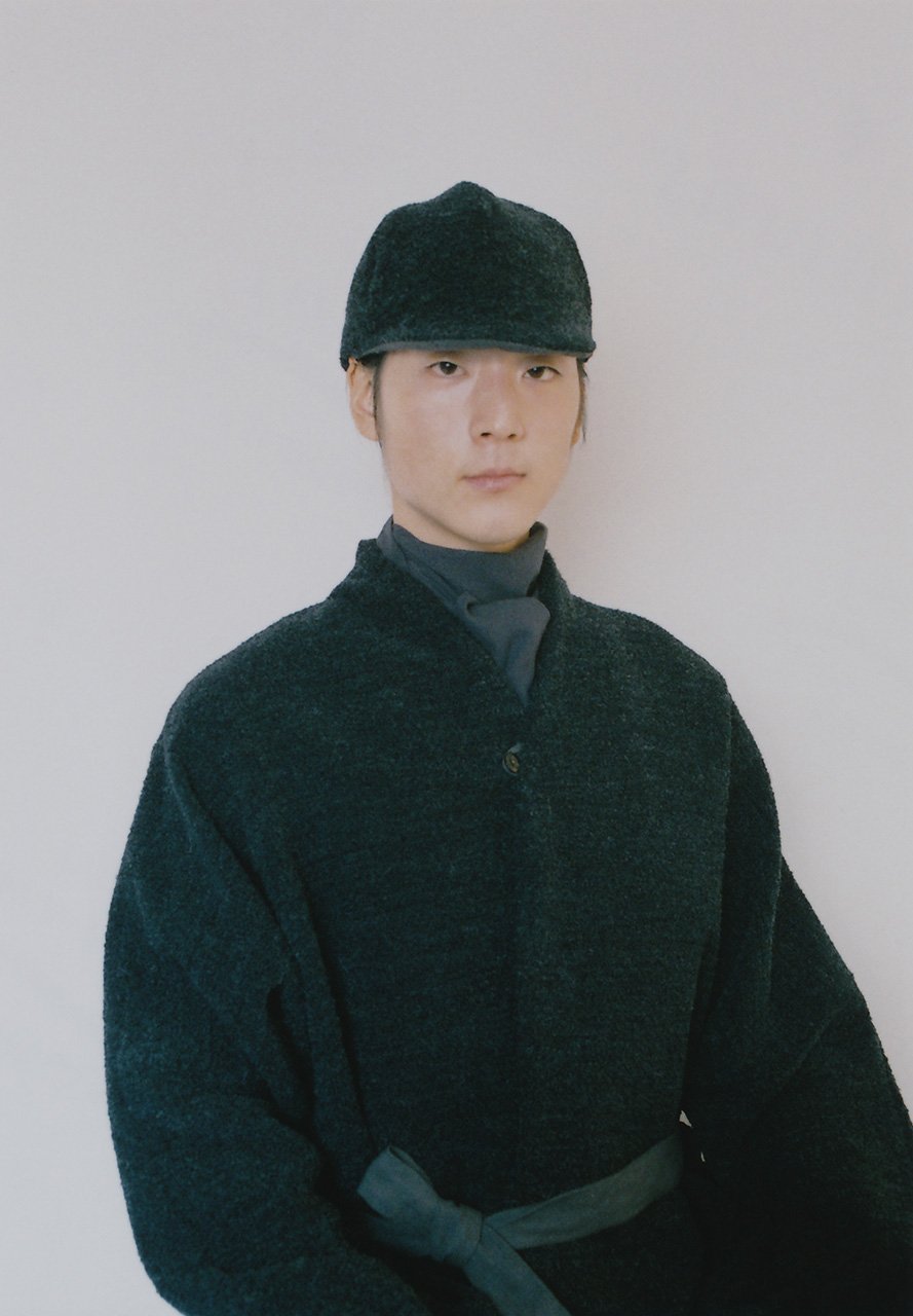 Alpaca boucle wool charcoal grey colored cap