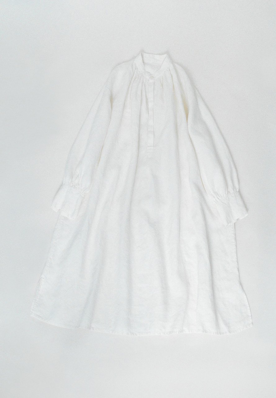 Organic Belgian linen night shirtdress from “Ryugu”