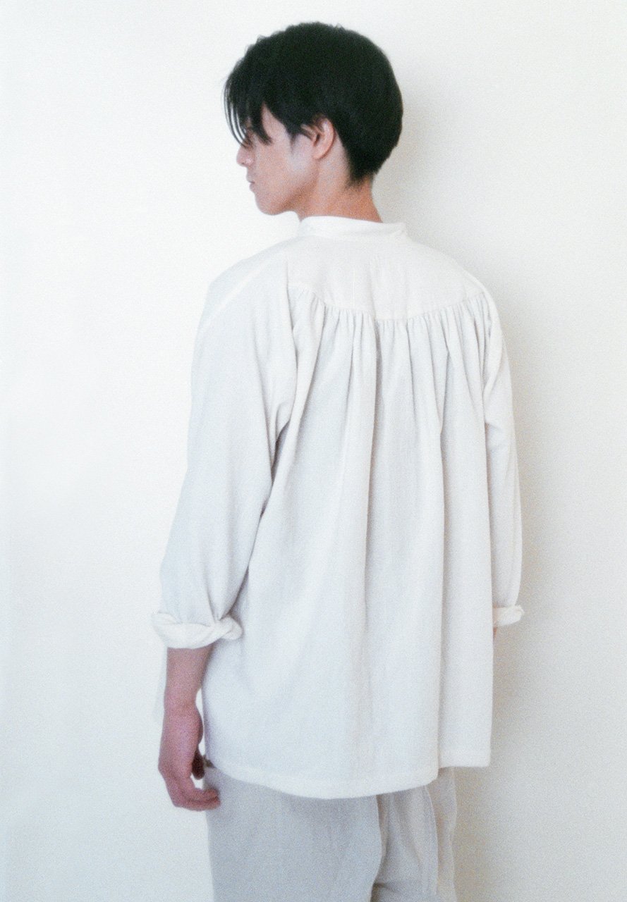 Cotton-wool double-cross unbleached gathered shirt