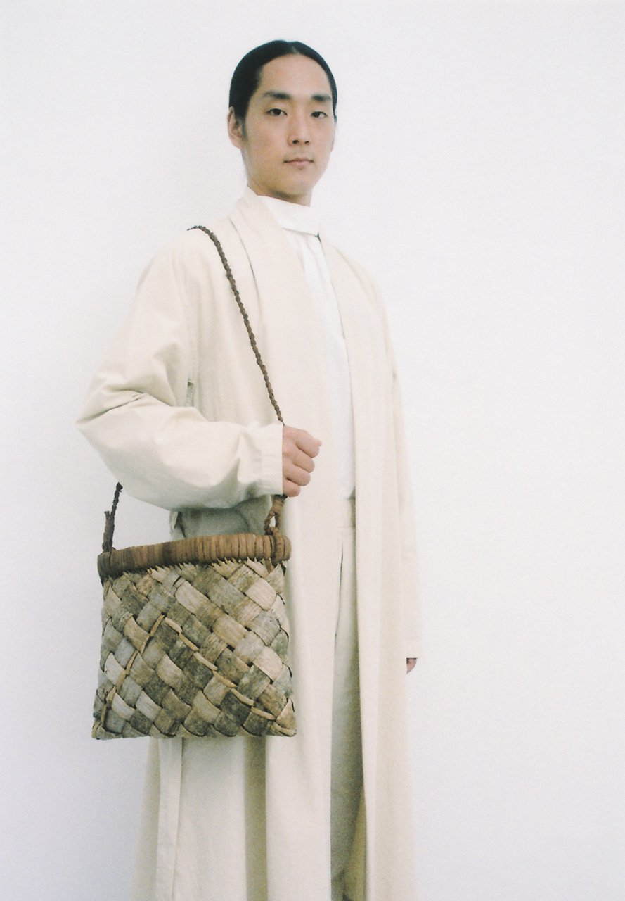 Organic cotton kanro colored noragi haori robe, Japanese wing nut tree shoulder basket