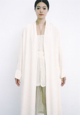 Water jar hand-woven silk shell color dyed from white clay haori robe