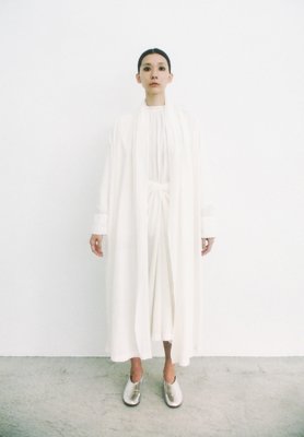 Striped hand-woven silk-cotton shell color dyed from white clay dream haori robe, shirt and wrapped culotte