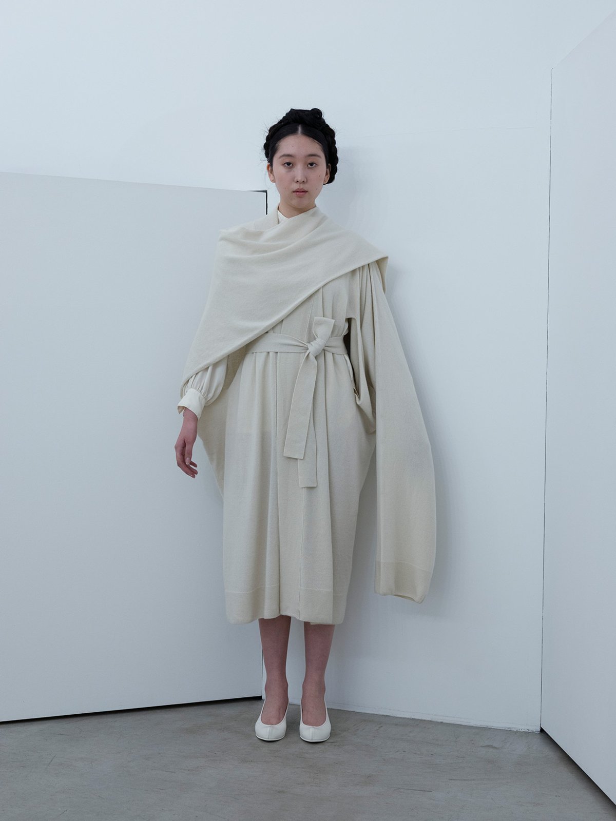 Cashmere cardigan, Silk twill classic shirt, Deerskin “koshin” folk pumps