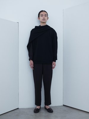 Cashmere sweater, High-count linen classic shirt, Linen Oxford “tattuke” pants, Deerskin folk shoes