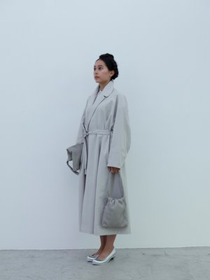 Classic back satin belted coat, Deerskin drawstring bag and small drawstring bag, Silver “koshin” folk pumps