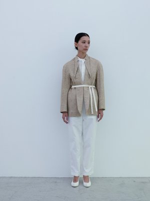 White colored Indian sacred geometry block print haori jacket, High-count linen classic shirt, Classic back satin folk pants, Deerskin “koshin” folk pumps