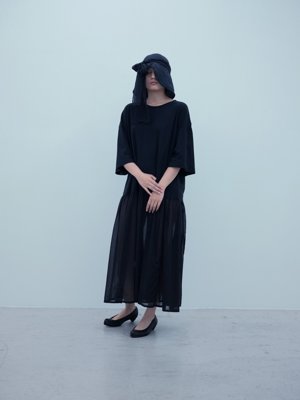 Tangis cotton black-colored t-shirt dress, Veil short hat