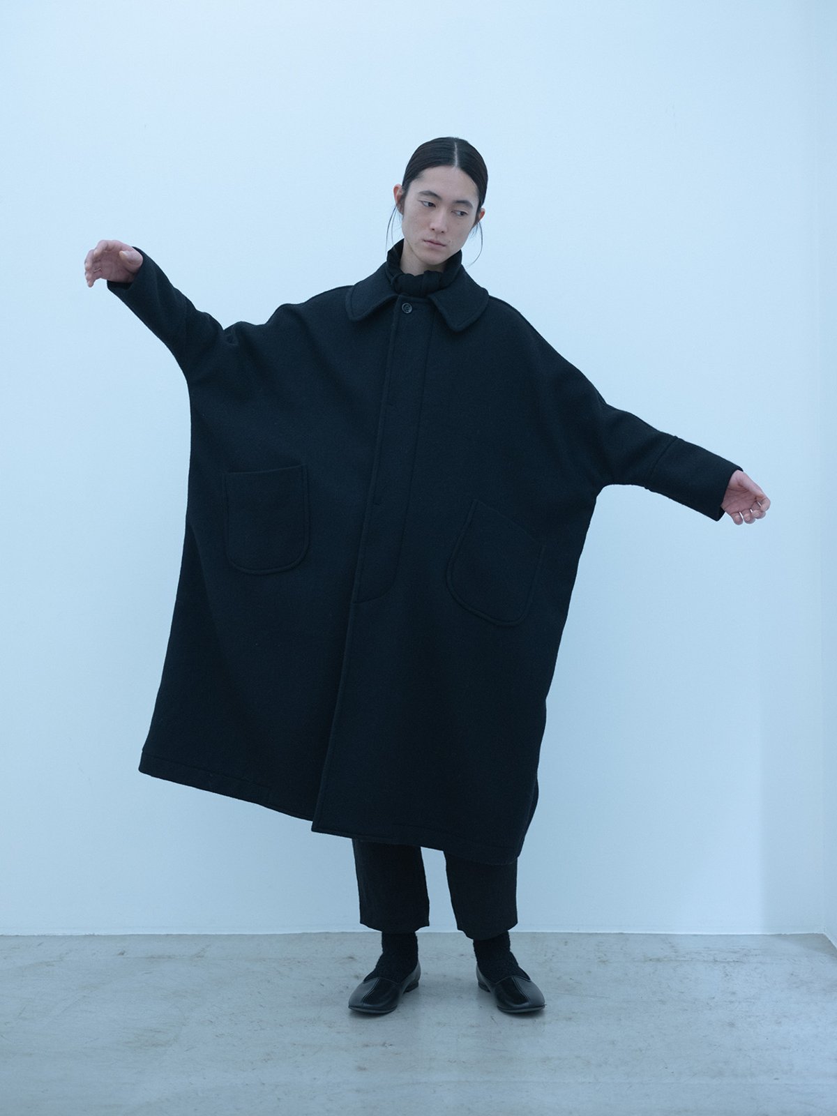 Herringbone shetland wool dolman sleeve coat, Naturally-tanned leather Koshin folk shoes