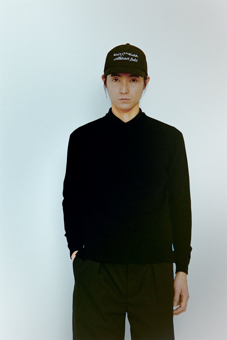 "Mulberry field" cap. Cashmere knitted sweater.