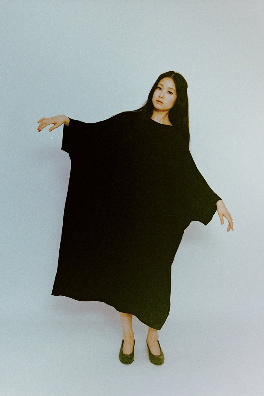 Big silhouette dolman sleeve dress. Made of old linen viscose canvas.