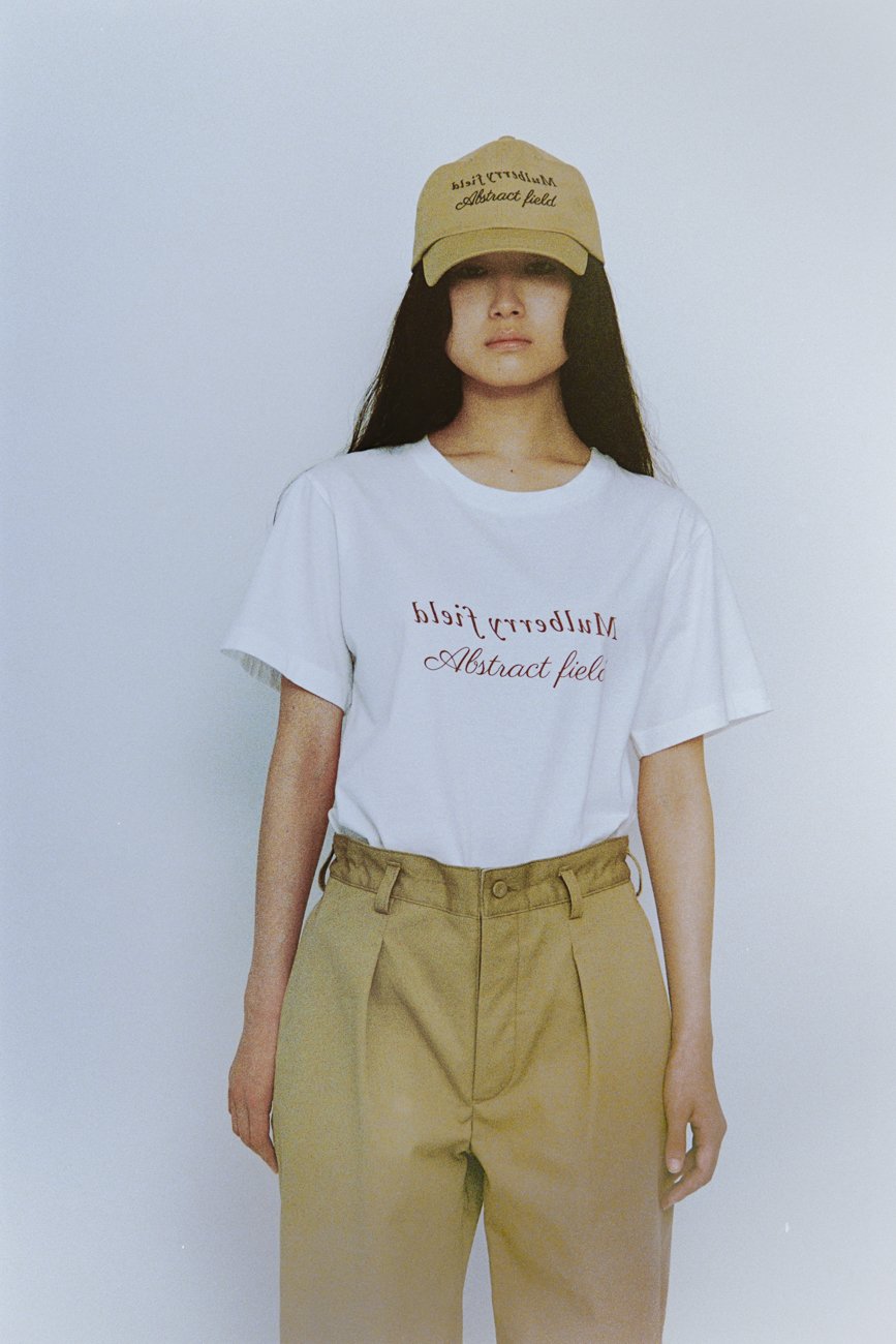 "Mulberry field" cap and T-shirt. T-shirt printed with natural dyes of bengara made from soil.
