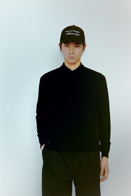 "Mulberry field" cap. Cashmere knitted sweater.
