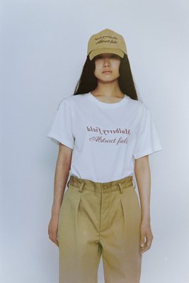 "Mulberry field" cap and T-shirt. T-shirt printed with natural dyes of bengara made from soil.